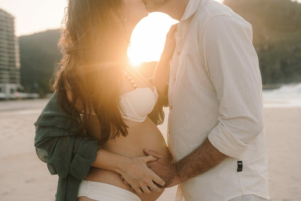 Ensaio gestante praia + casa